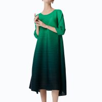 pleatslog-Miyake ladies pleated dress (3) pleatslog-Miyake ladies pleated dress (3)